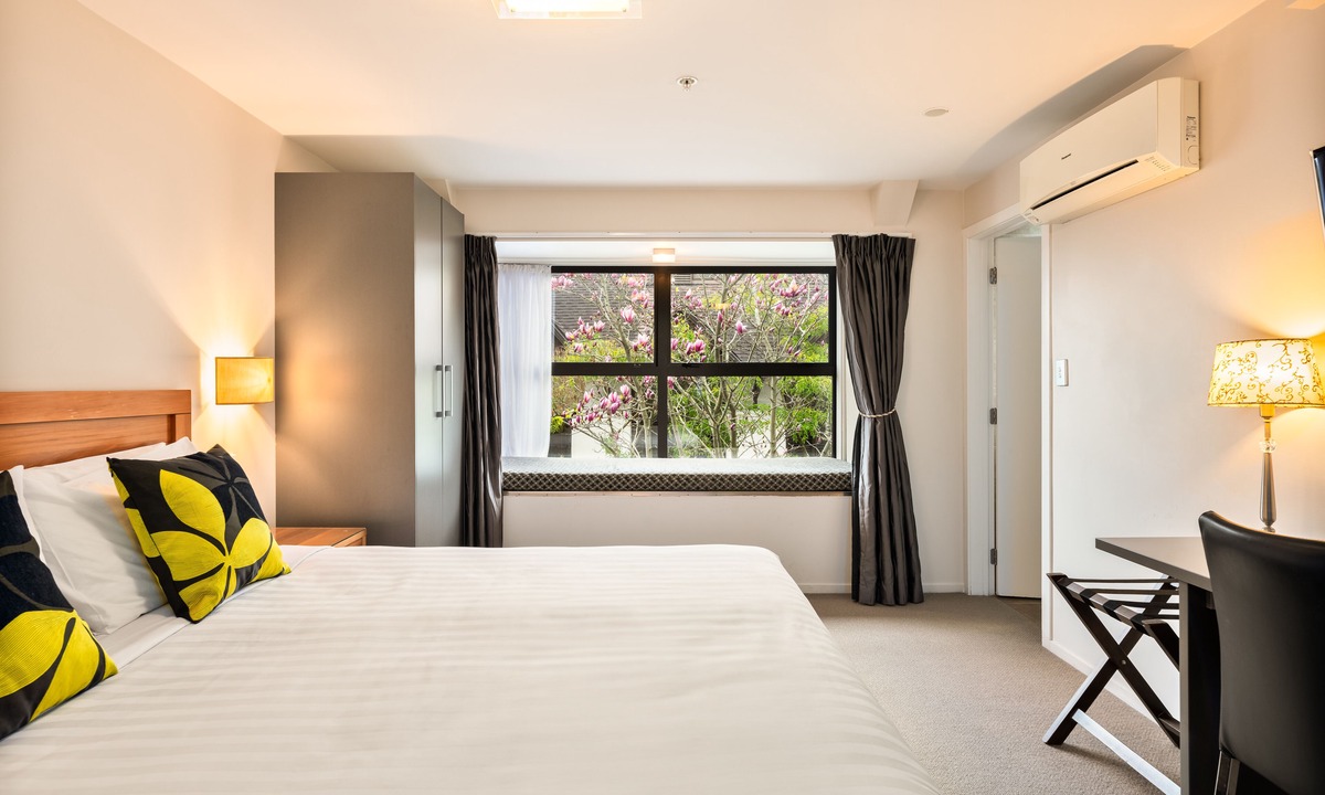 Epsom Hotel | Alexander Inn