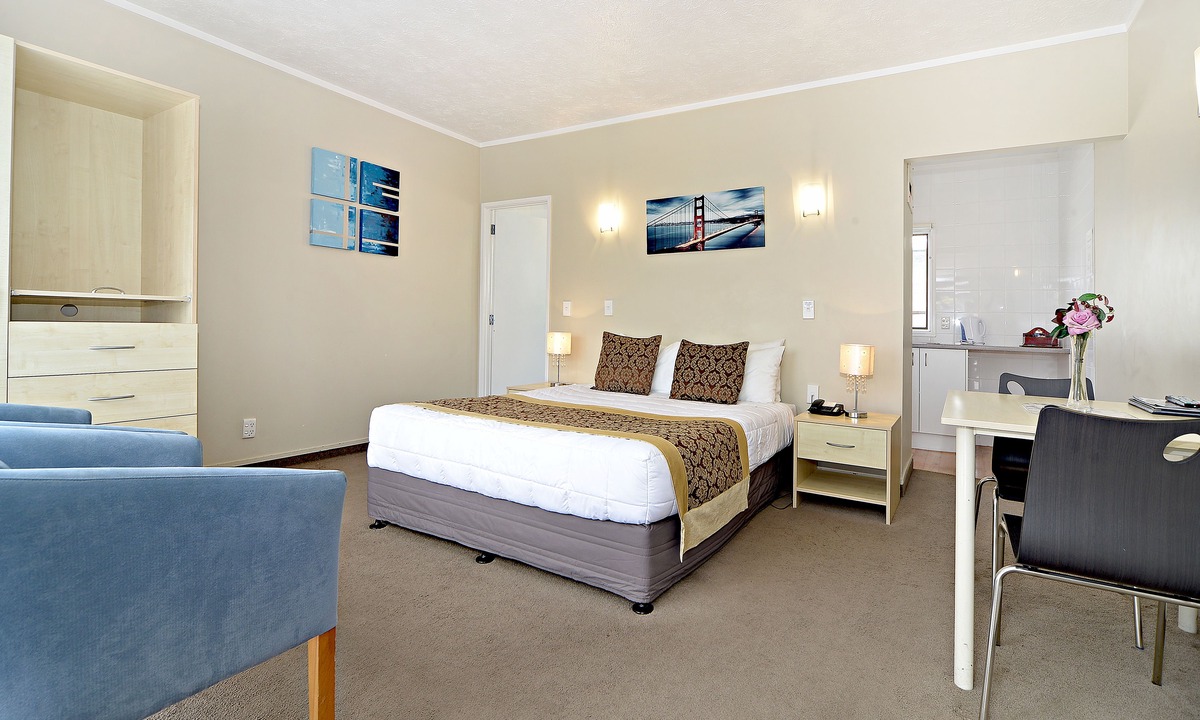 Takapuna Hotel | Takapuna Motor Lodge