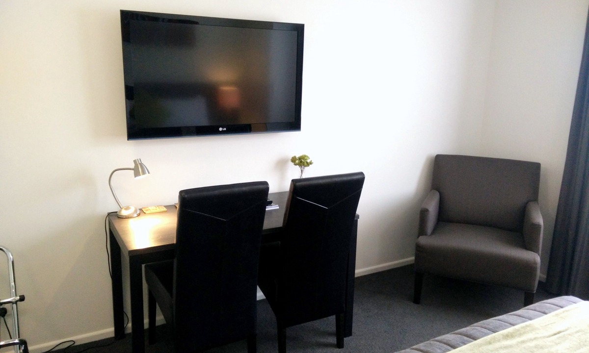 Burnside Hotel | Airport Palms Motel