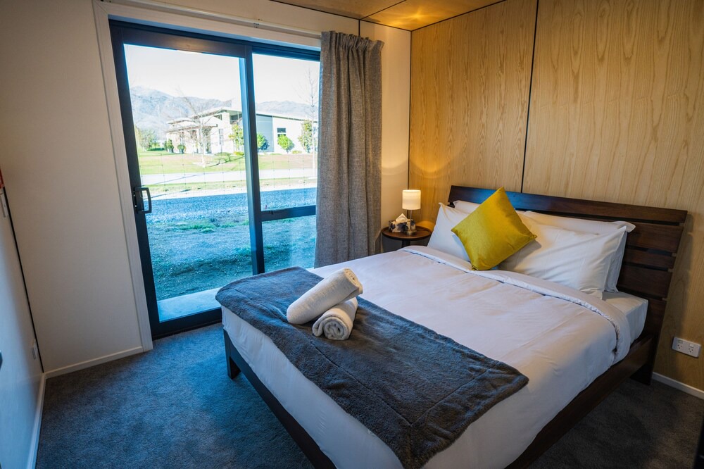 Lowburn Hotel | JillyLan Village Apartment