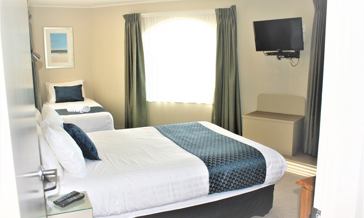 New Plymouth Hotel | Brougham Heights Motel