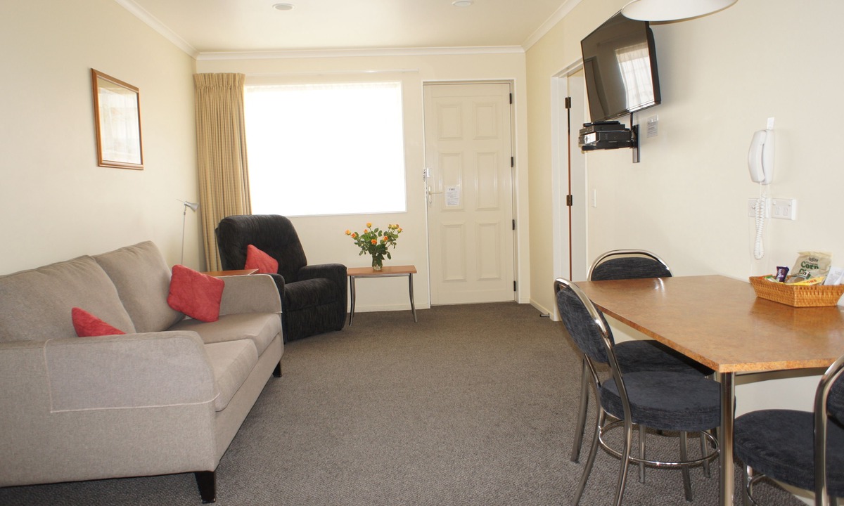 New Plymouth Hotel | Bks Egmont Motor Lodge