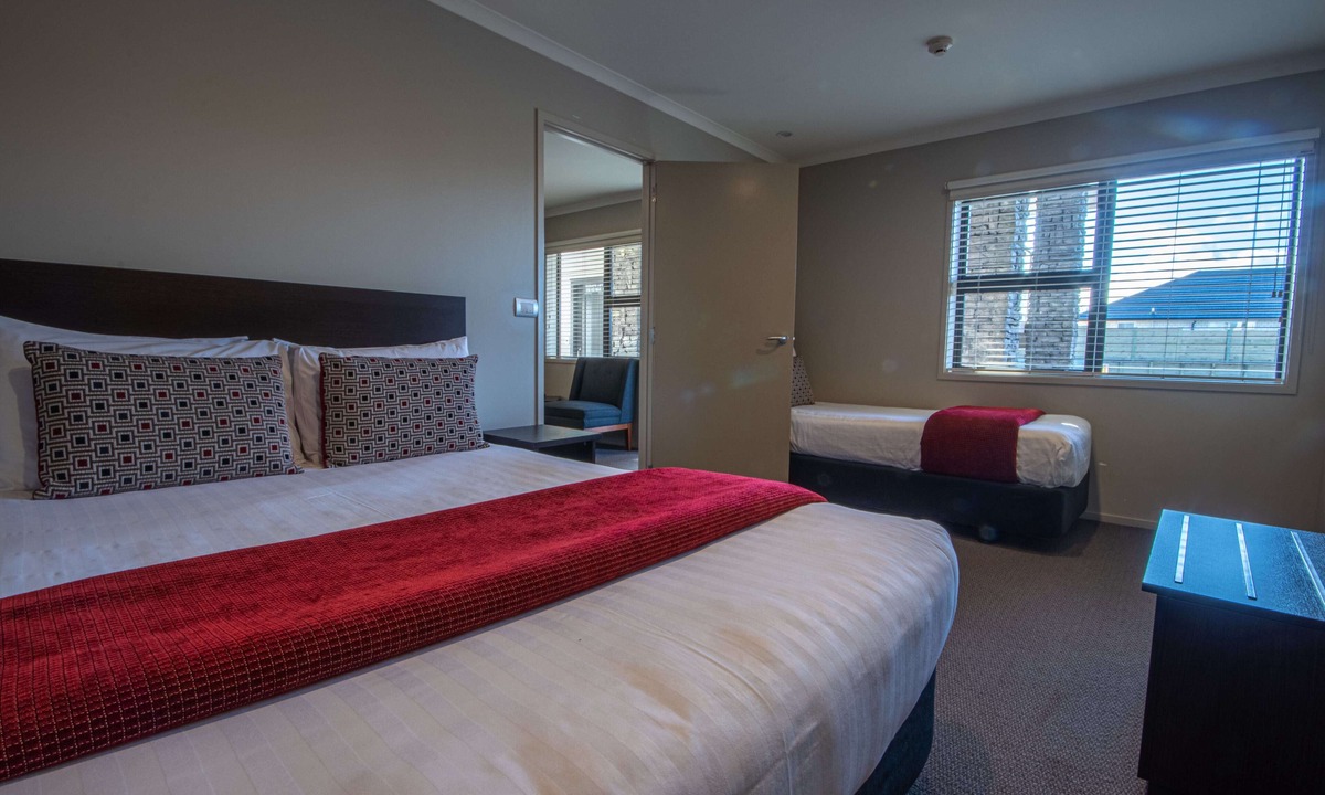 Stratford Hotel | Amity Court Motel