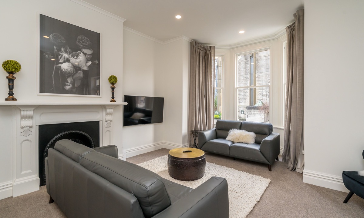 Dunedin City Centre House | Inner City Elegance on Stuart Street