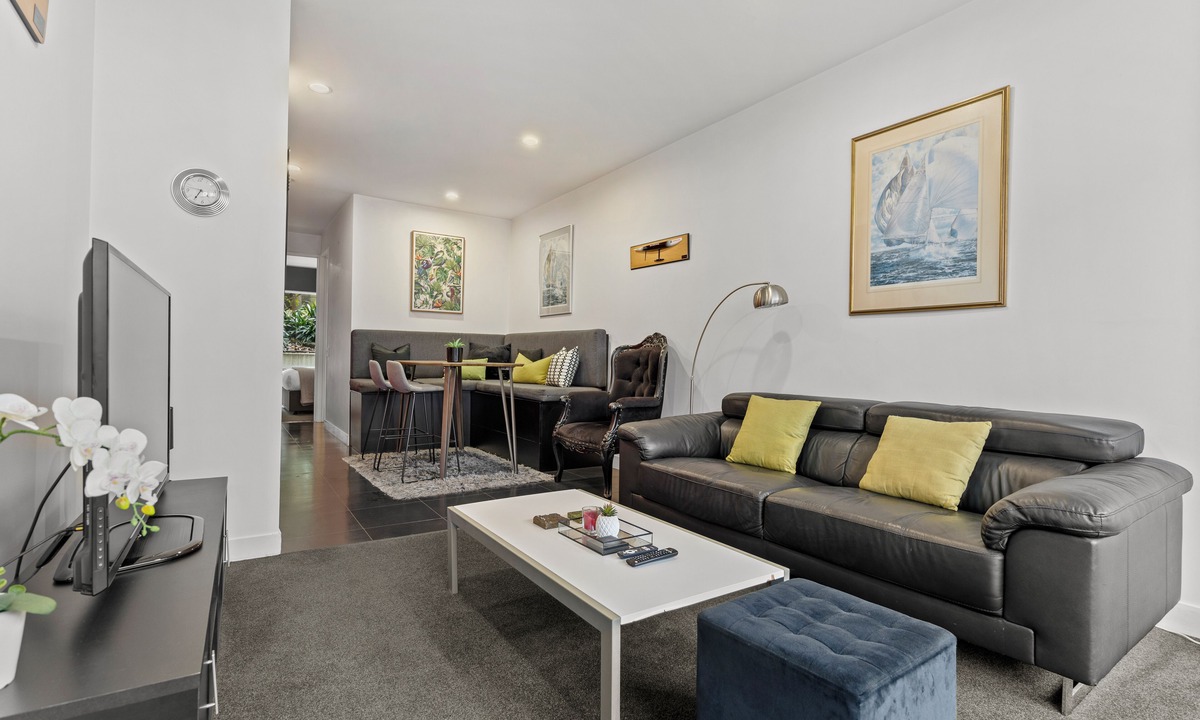 Auckland Central Business District Apartment | Breezy Gem by Victoria Park