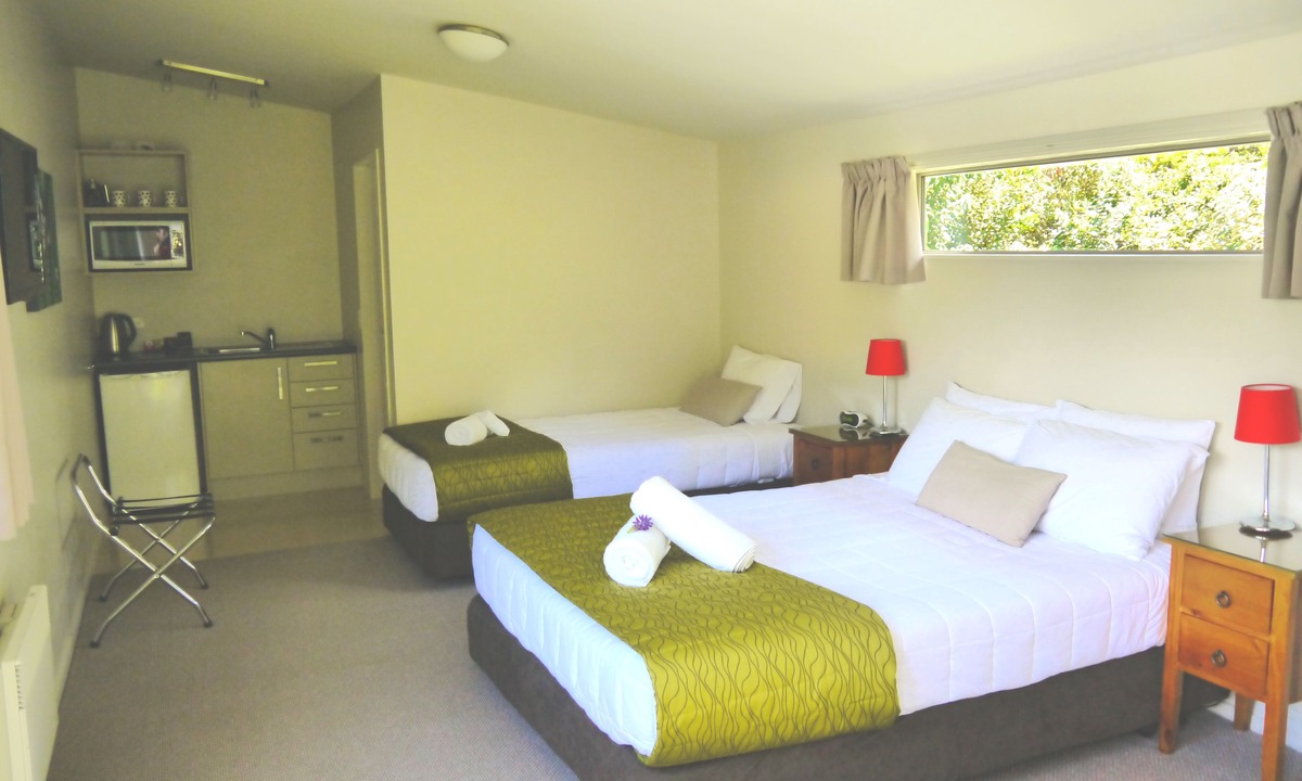 Franz Josef Glacier Hotel | 10 Cottages