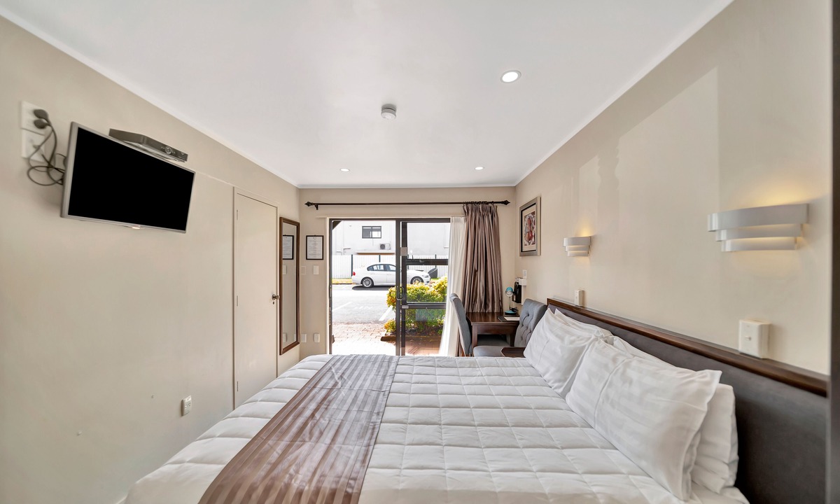 Epsom Hotel | Tudor Court Motor Lodge