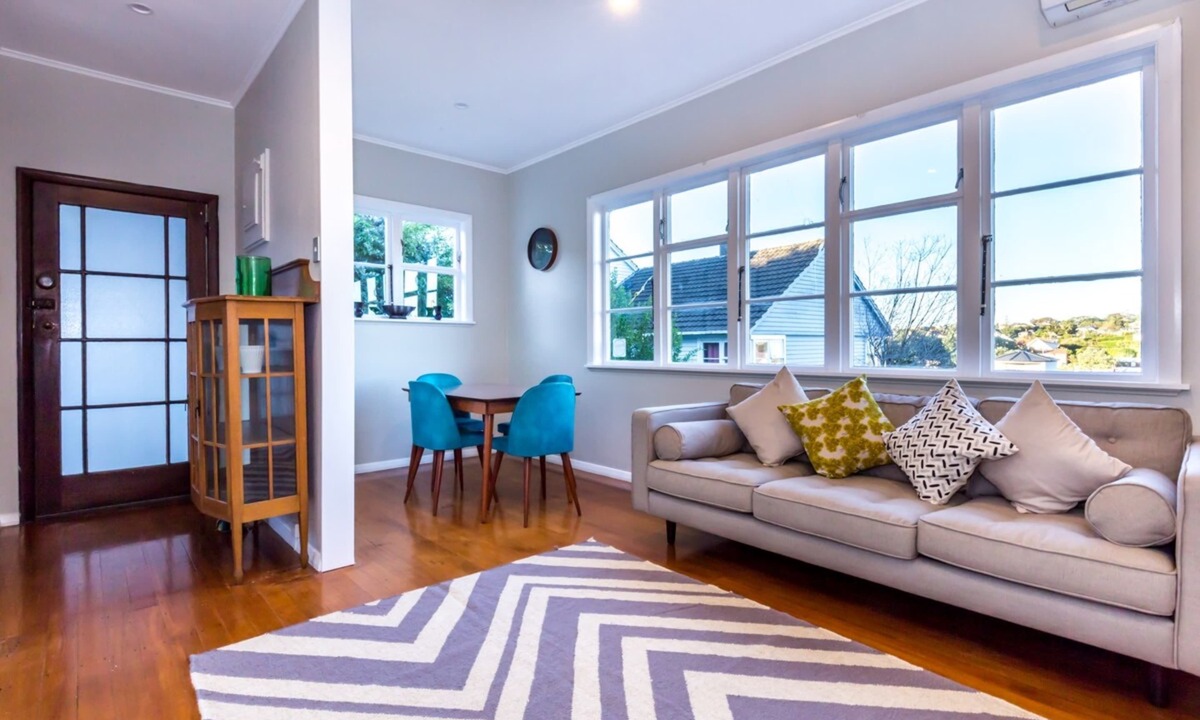 Orakei Cottage | Sunny, Character 2 Bedroom Home - Mission Bay