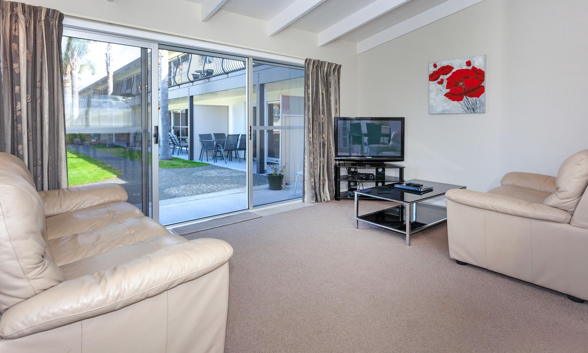 Whangamata Hotel | Palm Pacific Resort and Motel