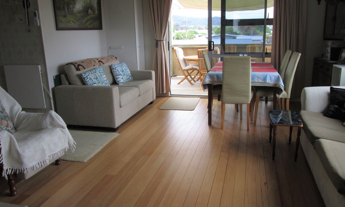 Mangawhai Heads Cabin | Kiwi bach with beach views.