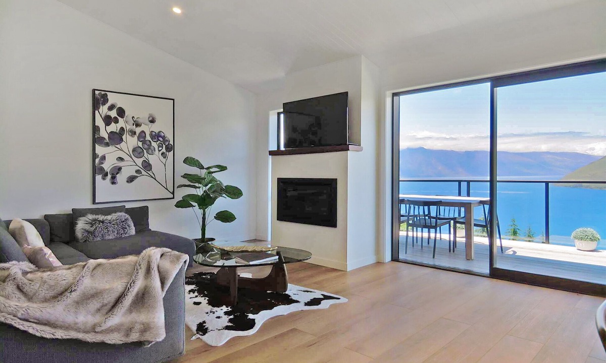 Fernhill House | Newly Built Luxe House with Magnificent View