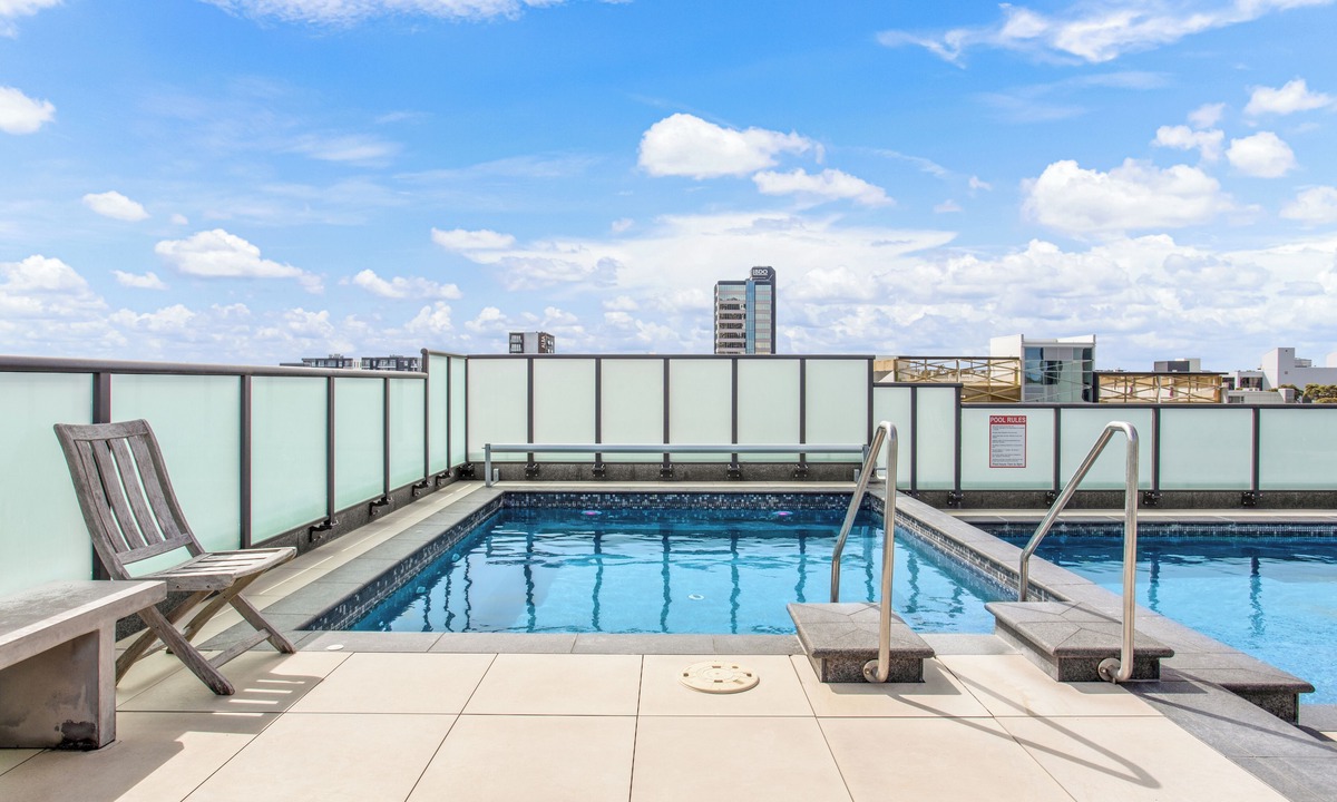 Takapuna Apartment | Sea City Views Takapuna Studio w Carpark