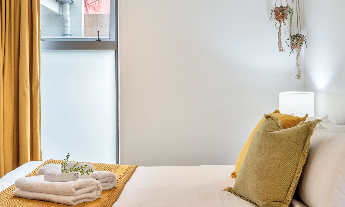 Auckland Central Business District Apartment | Chic 3 Bedroom City Central with Parking