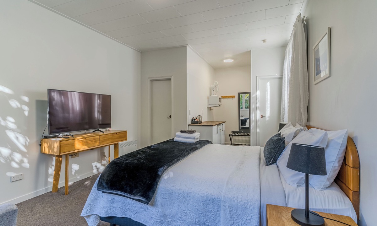 Dunedin City Centre Hotel | George Street Motel Apartments