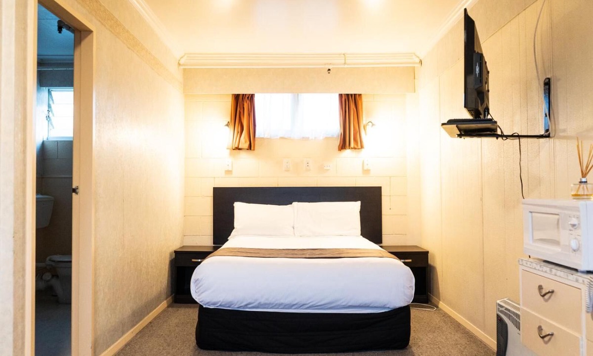 Tokoroa Hotel | Mayfair Court Motel