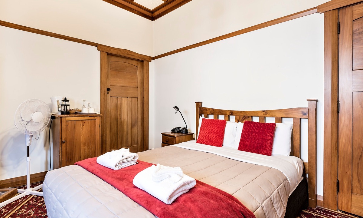 Te Aro Hotel | Halswell Lodge - Motel