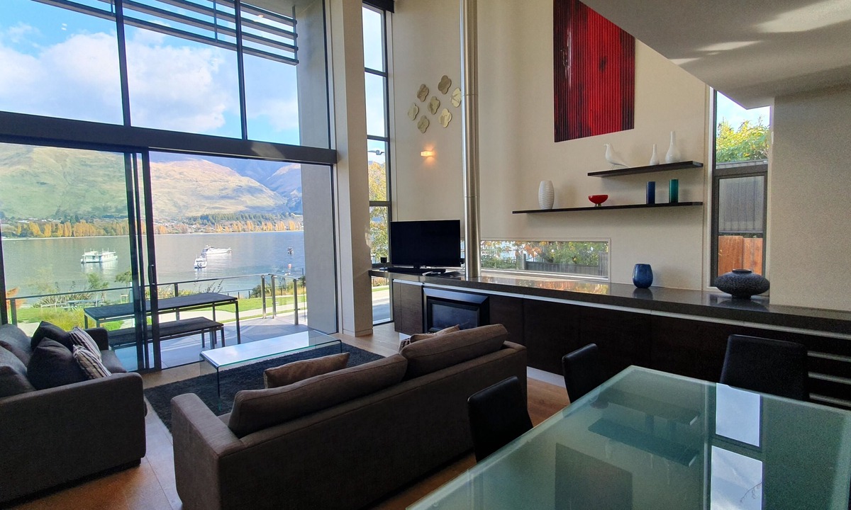 Wanaka Hotel | Lakeshore Springs Apartments