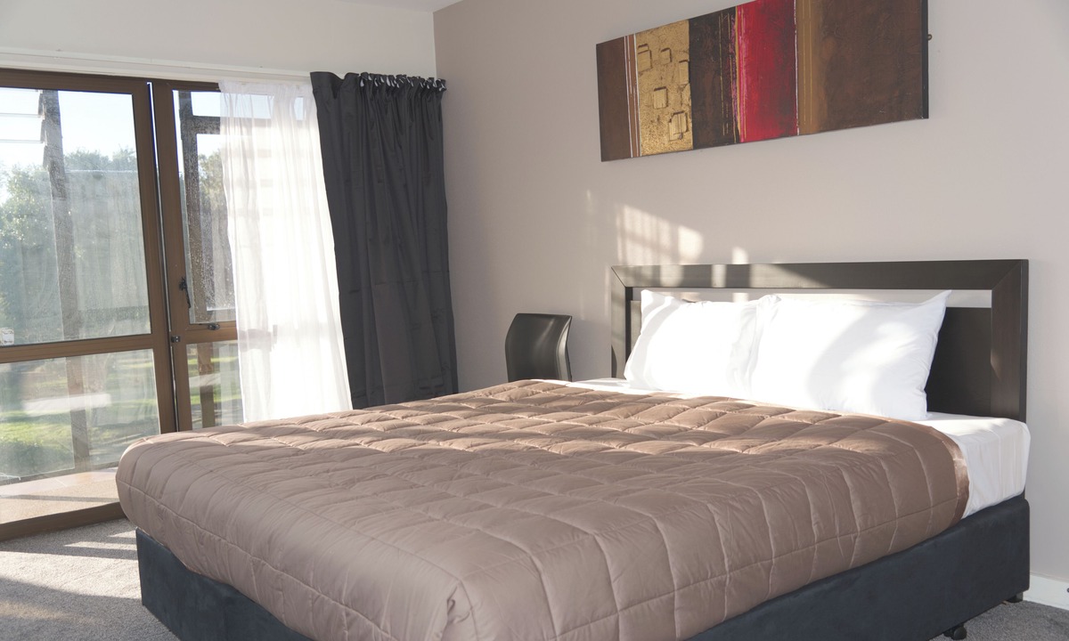 Porirua Hotel | Aotea Lodge
