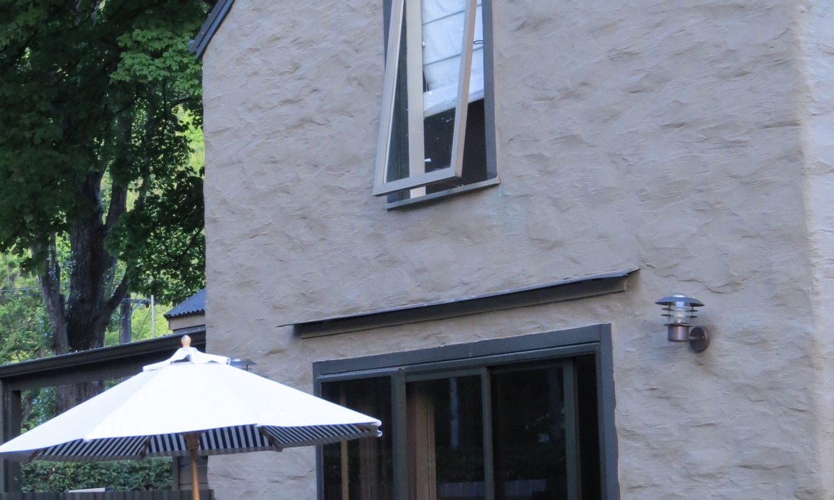 Arrowtown Hotel | Shades of Arrowtown