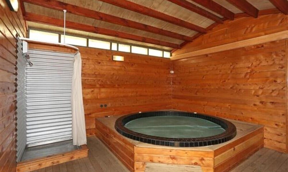 Tuatapere Hotel | Tui Base Camp