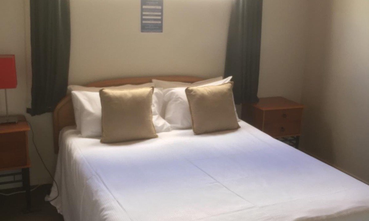 Orewa Hotel | Orewa Pillows Lodge