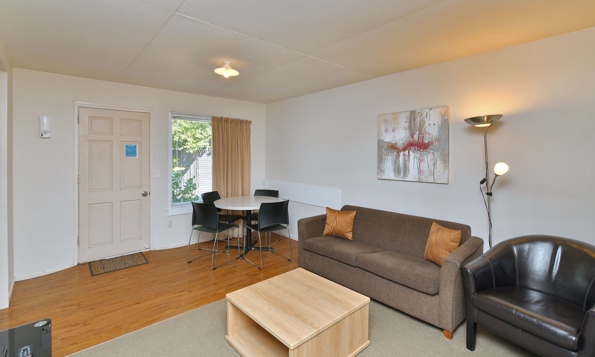 Woodend Hotel | Wayside Motel