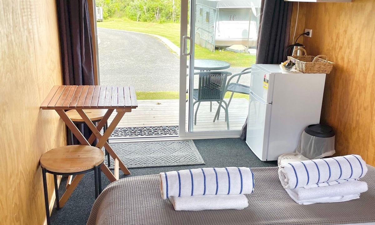 Athenree Hotel | Athenree Hot Springs & Holiday Park