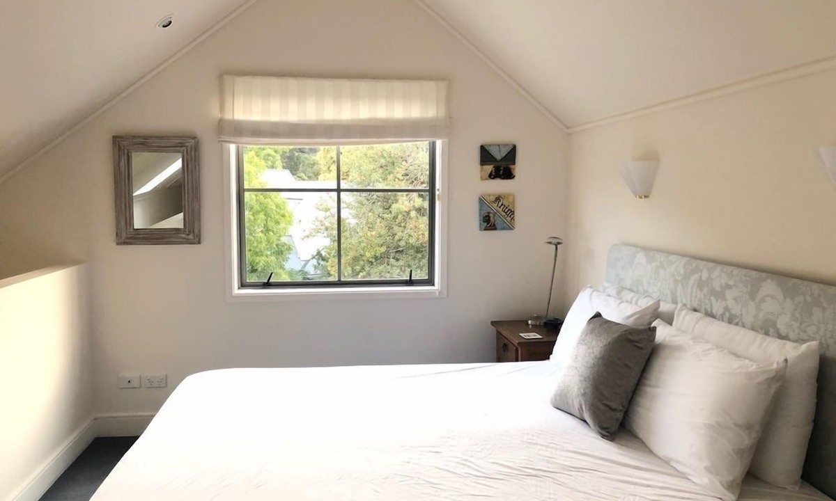 Akaroa Apartment | The Bruce Waterfront Apartments by AVI