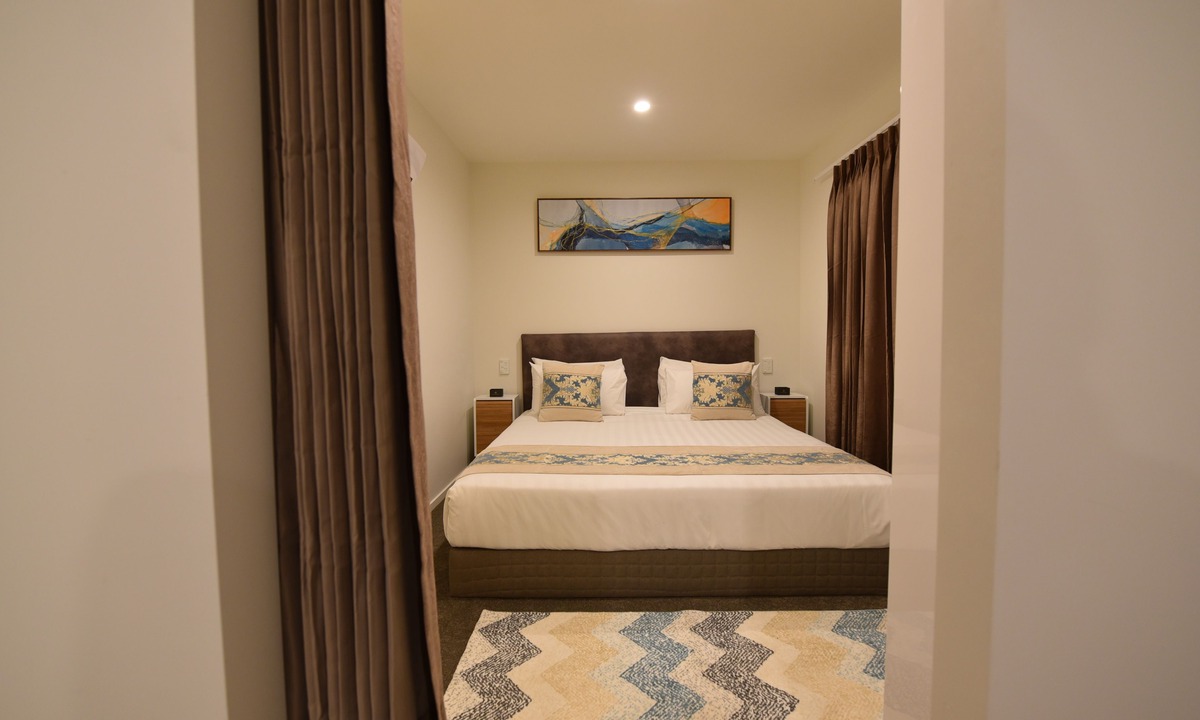 St. Heliers Hotel | Regal Residency