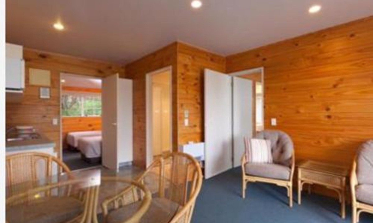 Pauanui Hotel | Pauanui Pines Motor Lodge