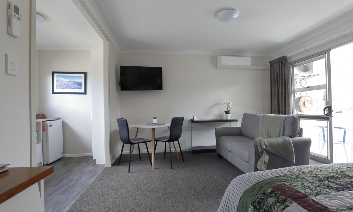 Te Anau Hotel | Aden Motel