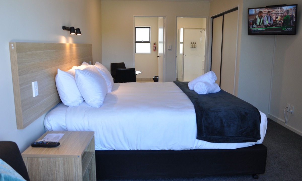 Tahunanui Hotel | Balmoral Motel