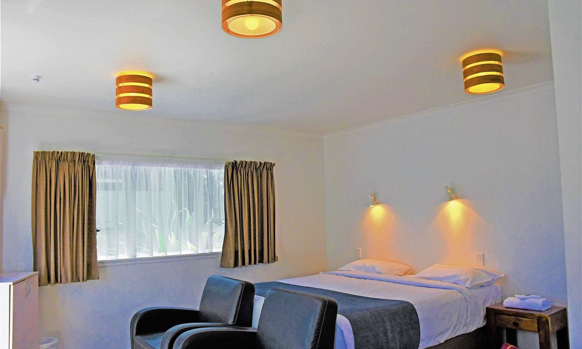 Westshore Hotel | Comfort Inn Westshore Beach