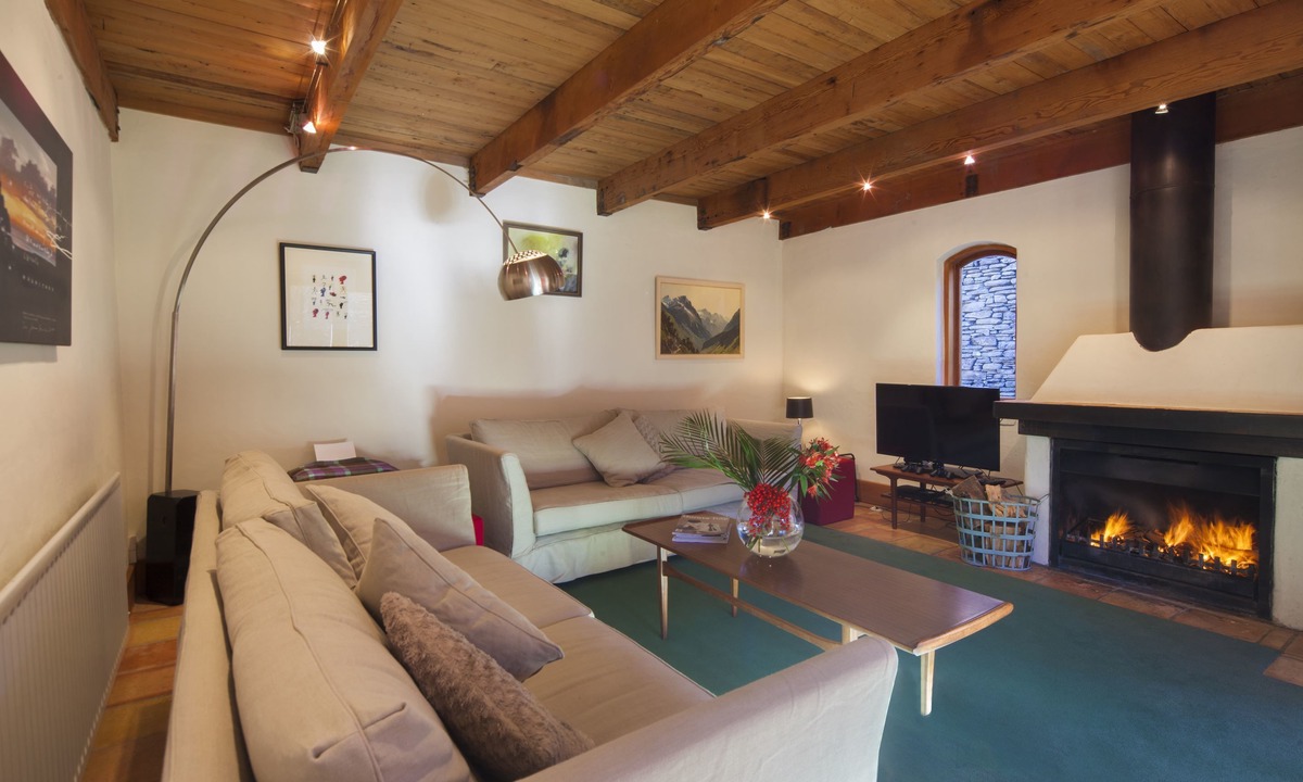 Arrowtown Villa | Wharenui