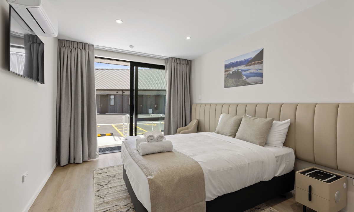 Rolleston Hotel | Brookside Motel