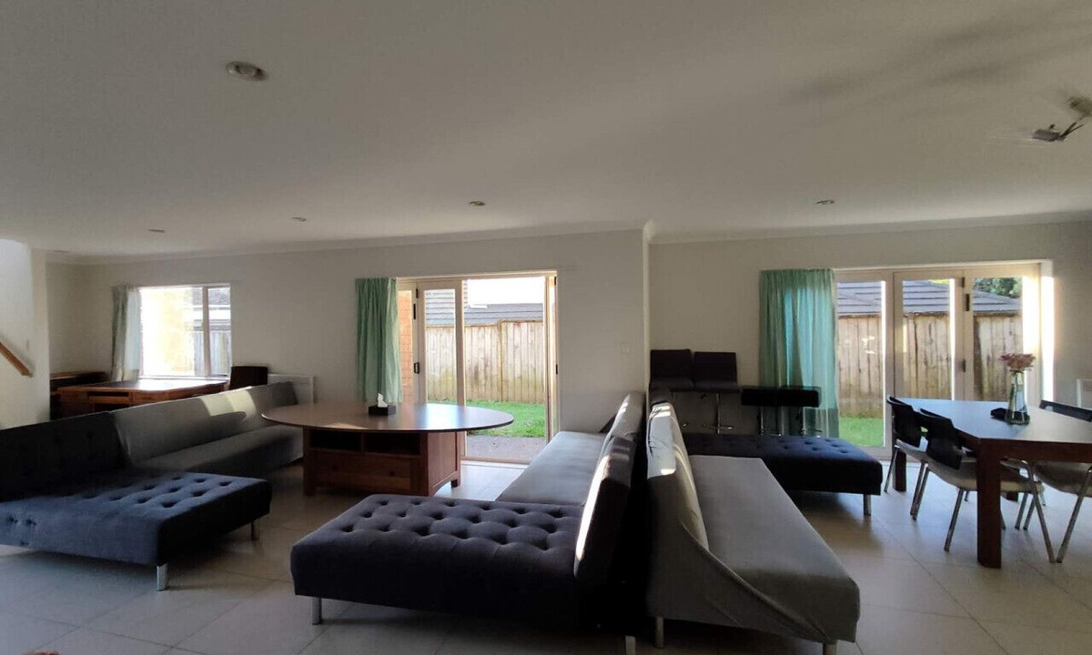 Mount Albert House | 5 Bedroom House at 82A Richardson Road