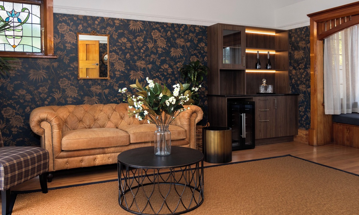 Manakau Hotel | Tatum