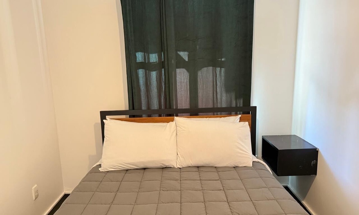 Edgeware Hotel | 301 Bealey Ave Motel