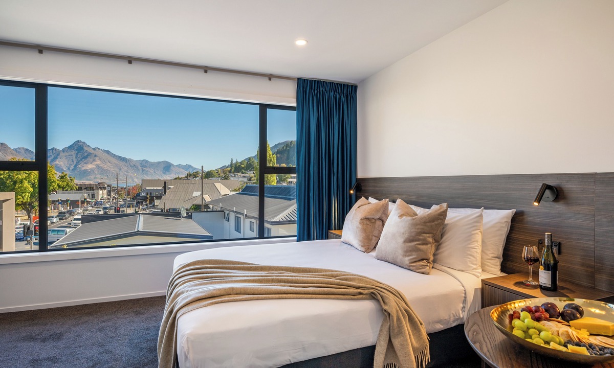 Queenstown City Centre Hotel | Luxe Suites and Apartments