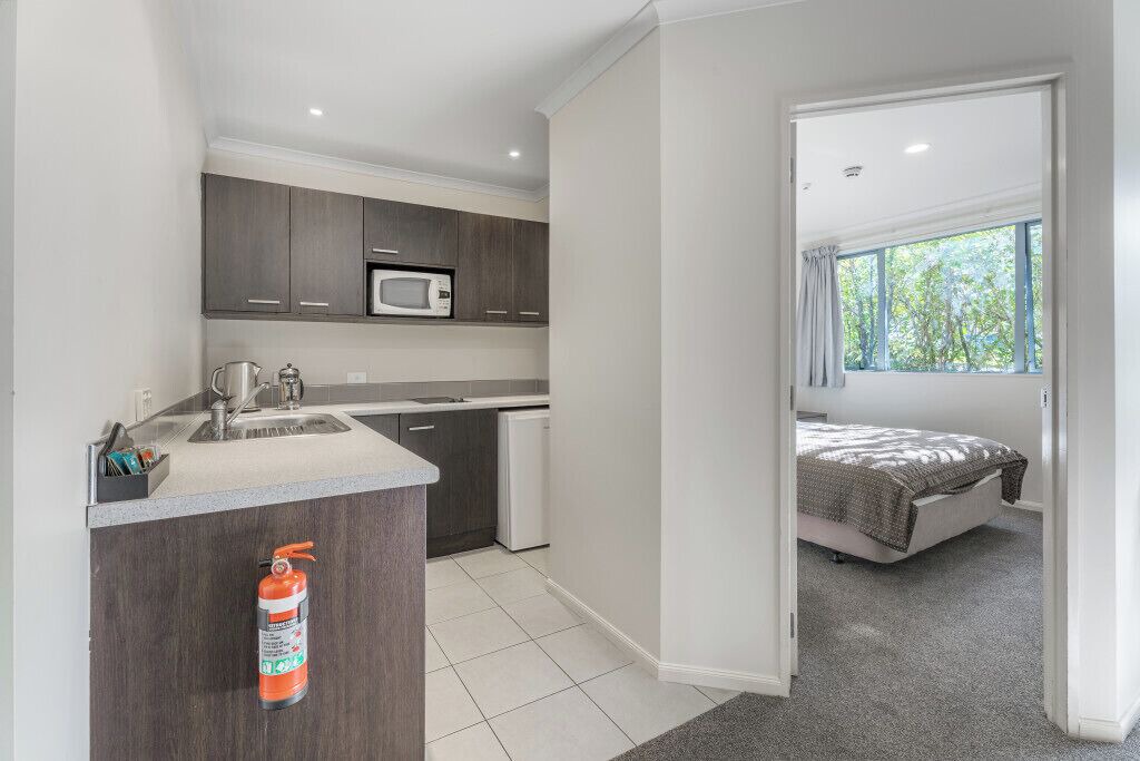 Flat Bush Hotel | Dannemora Motor Inn