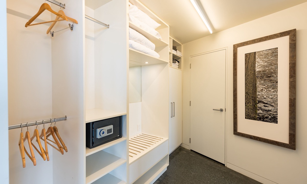 Cable Bay Apartment | Cable Bay Stays – Golden Sand and Driftwood Beachfront Accommodation