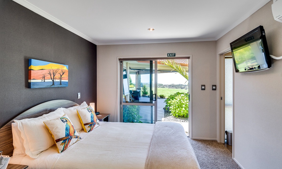 Eskdale Bed & Breakfast | Napier Bed & Breakfast Tequila Sunrise
