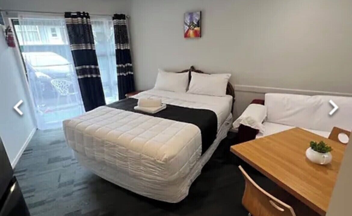 Papakura Hotel | monument motor lodge
