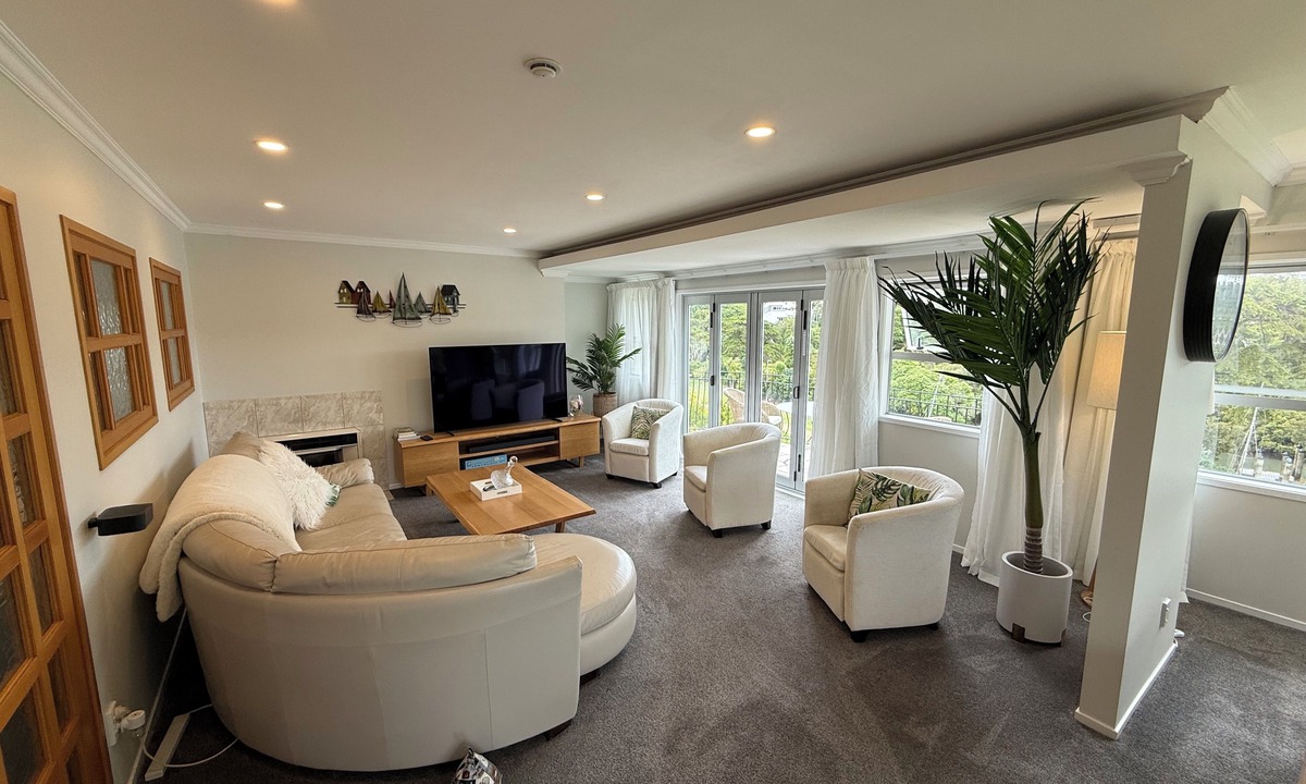 Torbay Apartment | Waiake Beach Apartments