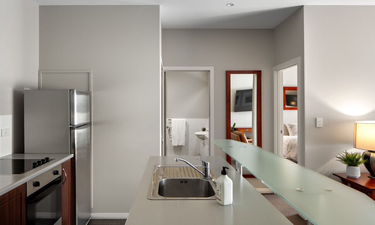 Gisborne Apartment | 1BR Apartment | 5 minutes walk (600m) to CBD!