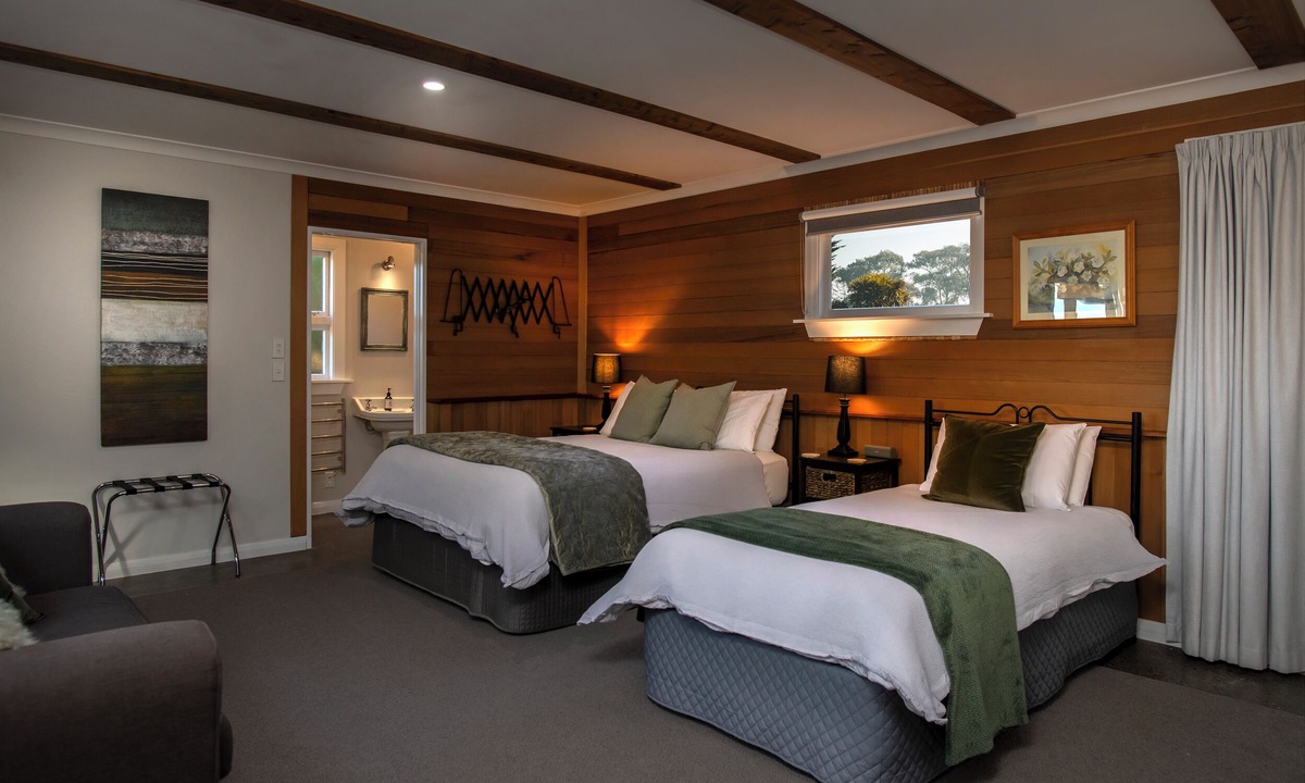 Springlands Bed & Breakfast | St Leonards Vineyard Cottages