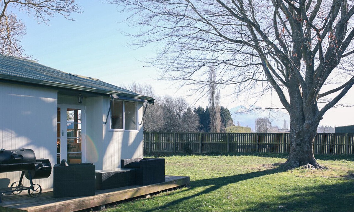 Methven House | Green Keeper’s Bach Methven Golf Course