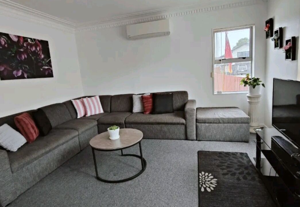 Papatoetoe House | Home close to Amenities and Airport