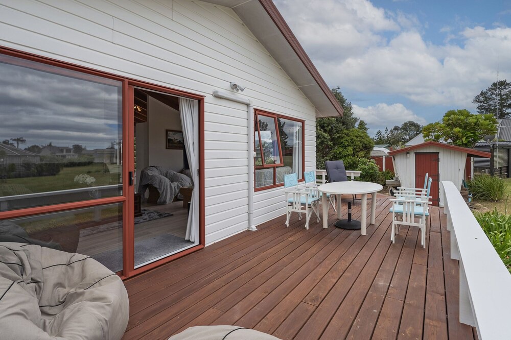 Pauanui House | Seascape Bach - Pauanui Holiday Home