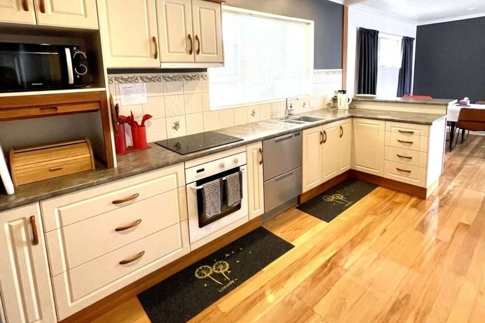 Springfield House | 7mins to the supermarket, tidy&lovely home like yours in Springfield